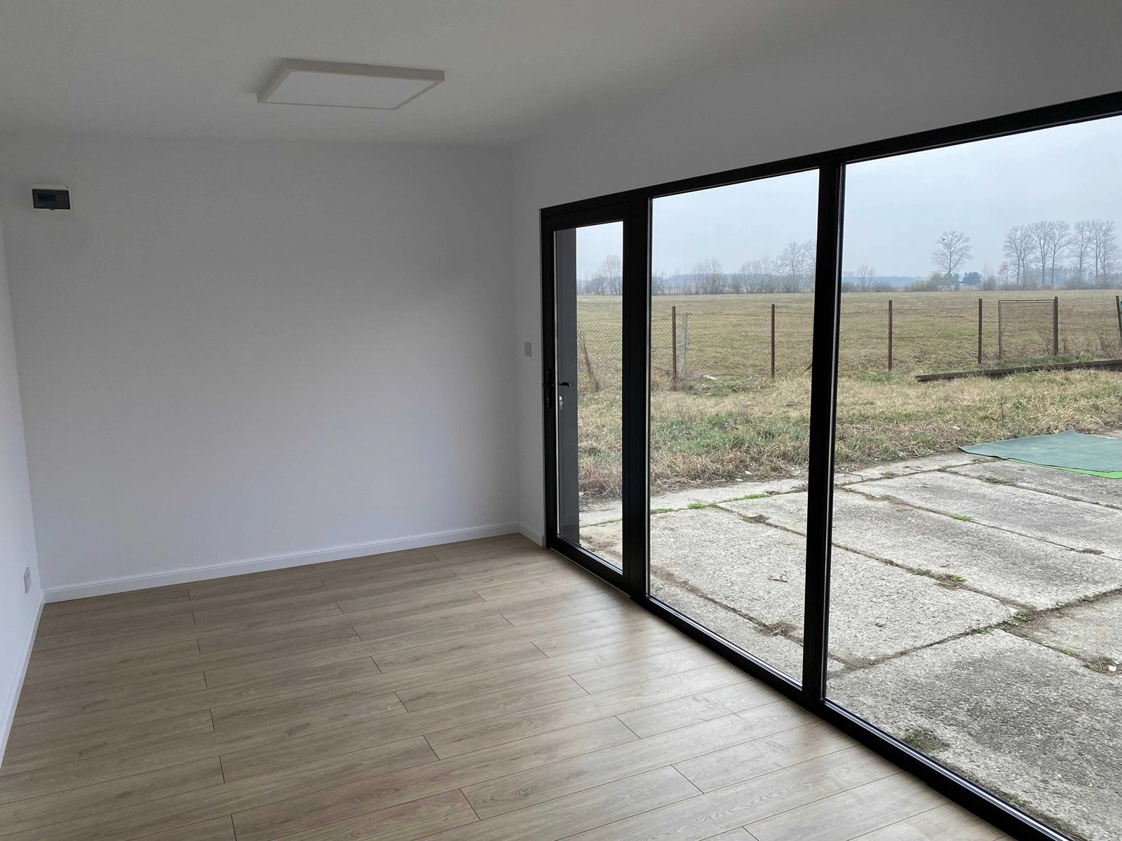 module prefabrique 18 m2 design bois et anthracite 1 1 module prefabrique 18 m2 design bois et anthracite 1 1