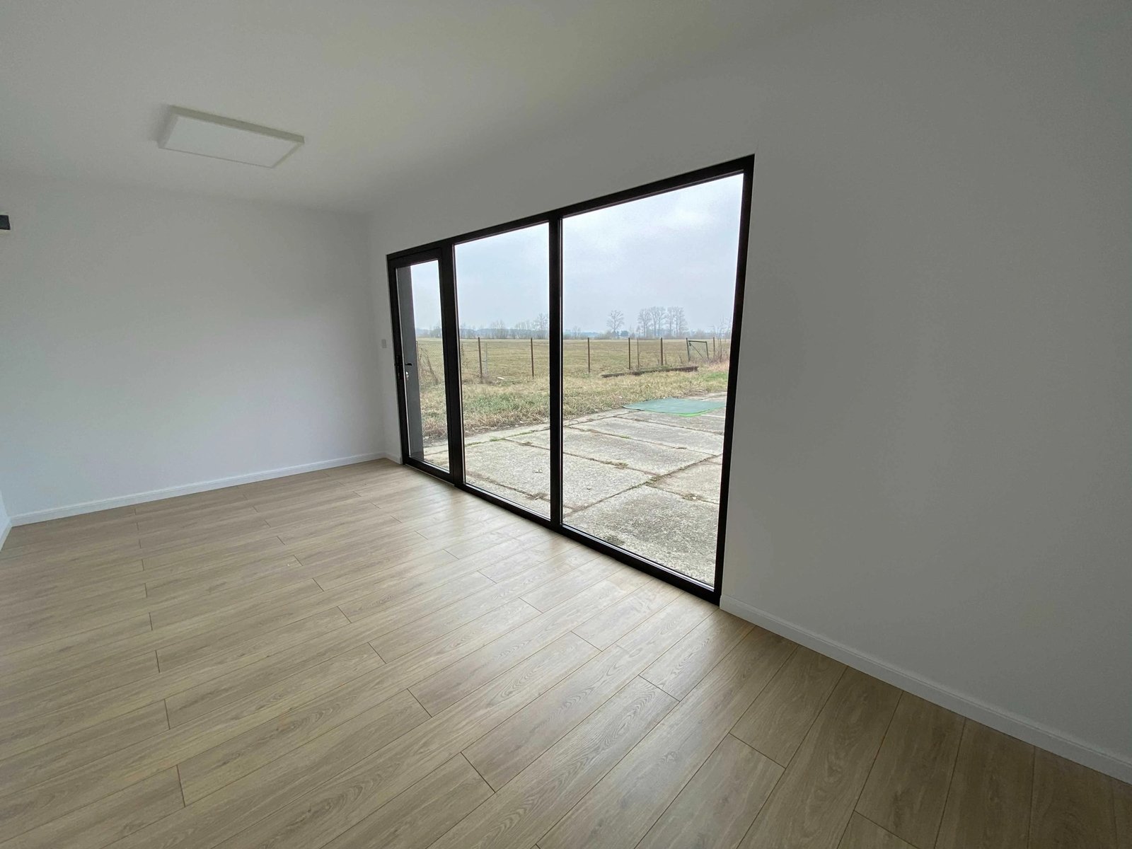 module prefabrique 18 m2 design bois et anthracite 1 3 module prefabrique 18 m2 design bois et anthracite 1 3